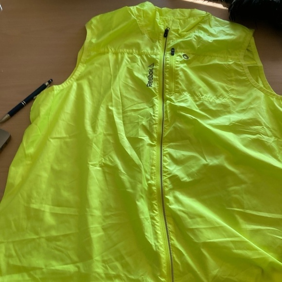 Reebok Jackets & Blazers - Reebok outdoor vest